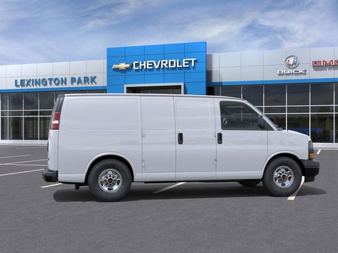 New 2026 GMC Savana 2500 image 5