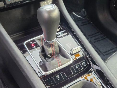 Used 2025 Jeep Compass Trailhawk image 28