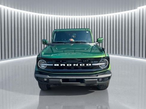 Used 2025 Ford Bronco Outer Banks AWD/4WD image 2