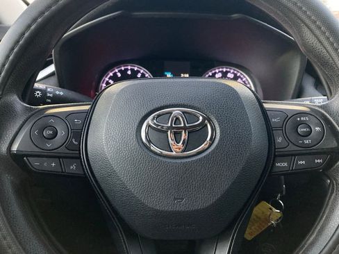 Used 2021 Toyota RAV4 LE image 14