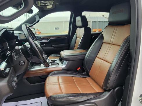 Used 2024 Chevrolet Silverado 1500 High Country w/ Technology Package image 8