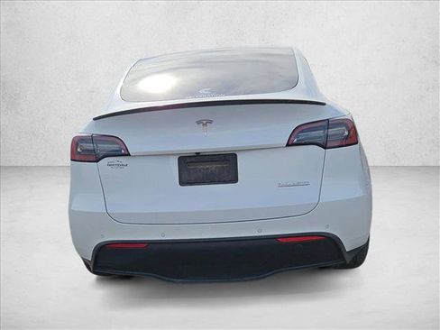 Used 2022 Tesla Model Y Performance image 6