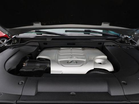 Used 2013 Lexus LX 570 4WD image 16