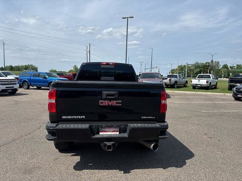 Used 2018 GMC Sierra 2500 Denali AWD/4WD image 4
