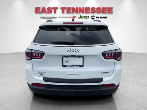 Used 2024 Jeep Compass Latitude AWD/4WD image 4