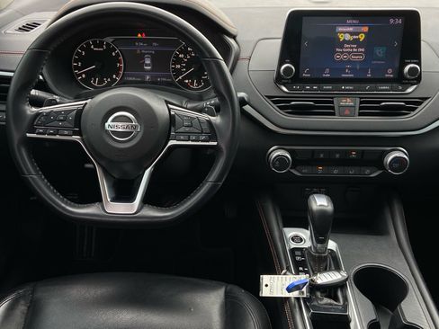 Used 2020 Nissan Altima 2.5 SR FWD image 13