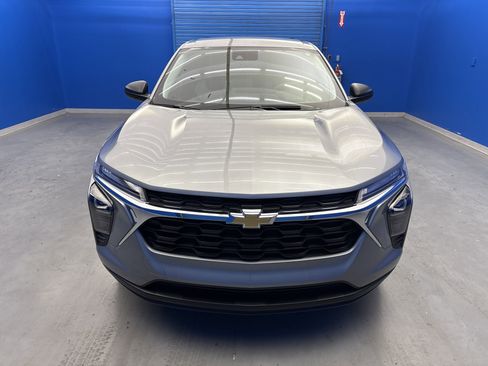 Used 2024 Chevrolet Trax LS image 3