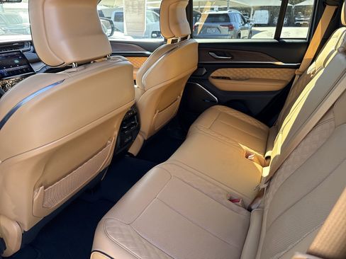 Used 2023 Jeep Grand Cherokee Summit w/ Advanced Protech Group IV image 8