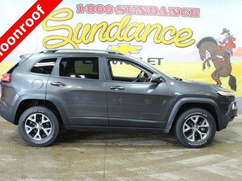 Used 2016 Jeep Cherokee Trailhawk w/ Comfort & Convenience Group image 1