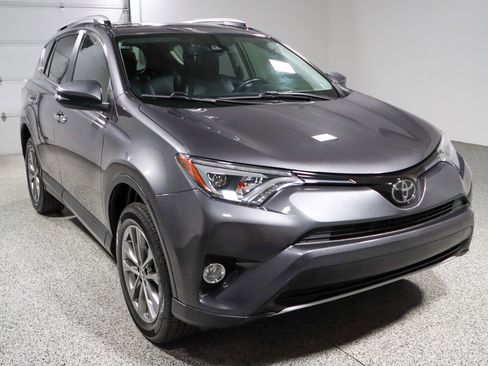 Used 2018 Toyota RAV4 Limited FWD image 5