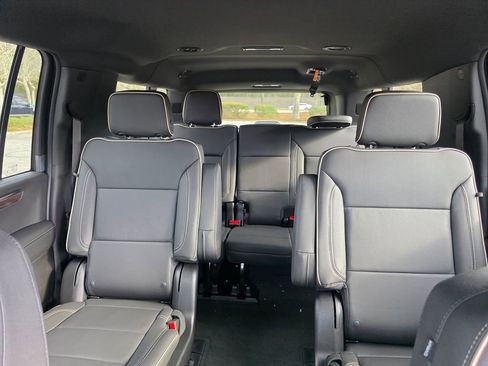 New 2026 Chevrolet Suburban Premier image 20