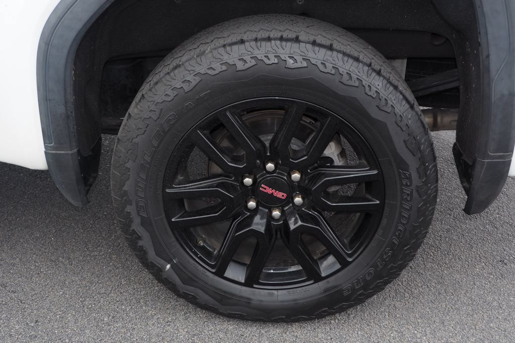 Used 2022 GMC Sierra 1500 Elevation w/ Driver Alert Package I AWD/4WD image 9
