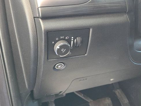 Used 2020 Jeep Grand Cherokee Altitude image 14