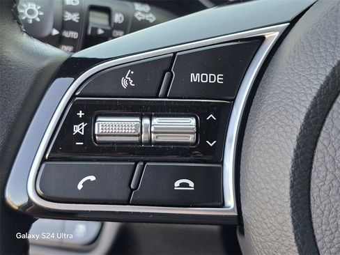 Used 2021 Kia Seltos EX image 25