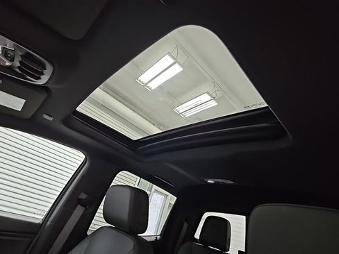 Used 2025 GMC Canyon Elevation w/ Convenience Package image 30