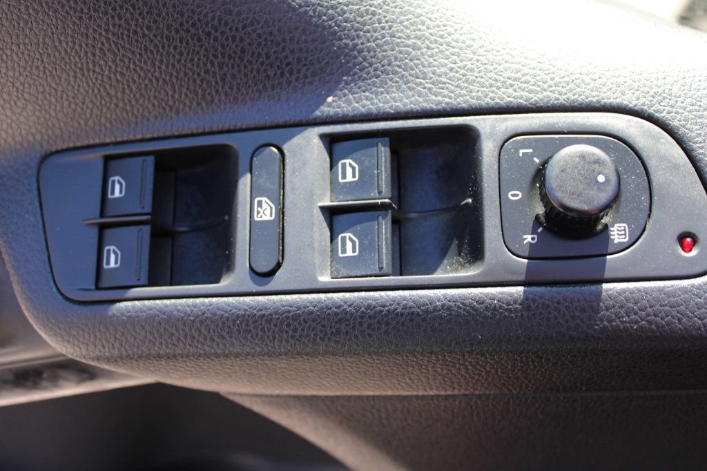 Used 2014 Volkswagen Tiguan S FWD image 24