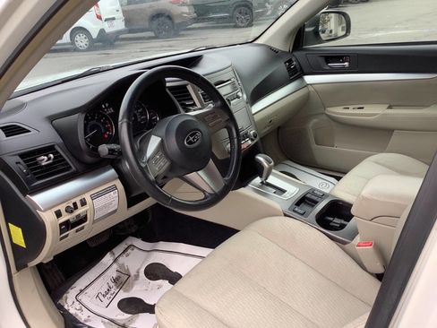 Used 2010 Subaru Outback 2.5i Premium image 24
