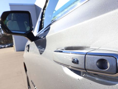 New 2026 GMC Yukon XL Elevation w/ LPO, Elevation Black Package image 11