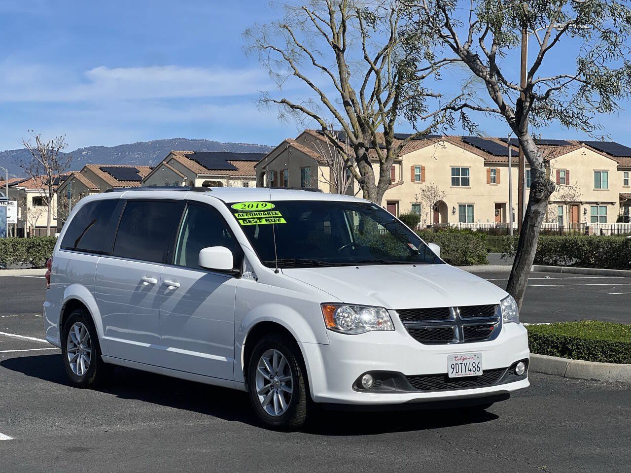 Used 2019 Dodge Grand Caravan SXT FWD image 1