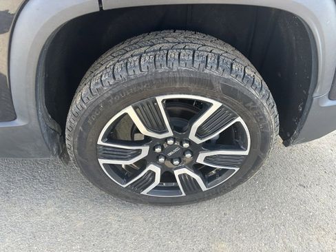 Used 2021 GMC Acadia SLT w/ Elevation Edition image 18