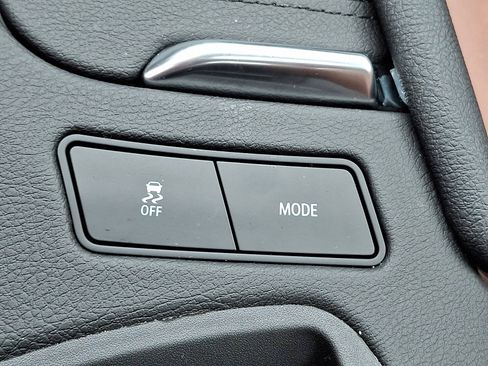 Certified 2025 Cadillac XT5 Premium Luxury image 26