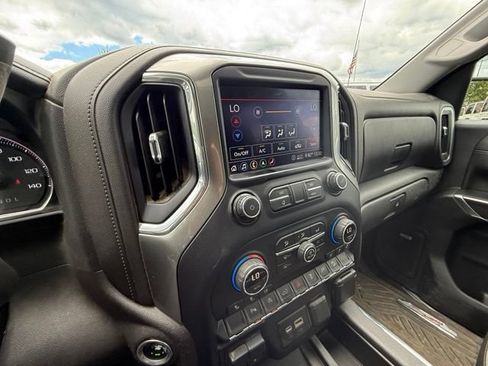Used 2020 Chevrolet Silverado 1500 LTZ AWD/4WD image 17