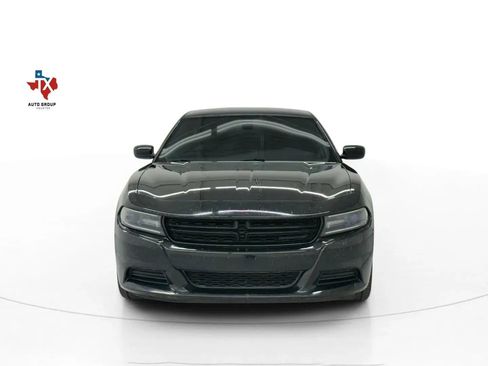 Used 2018 Dodge Charger SXT w/ Blacktop Package image 7