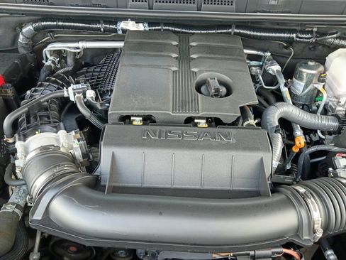 Used 2025 Nissan Frontier PRO-4X w/ Pro Convenience Package AWD/4WD image 16