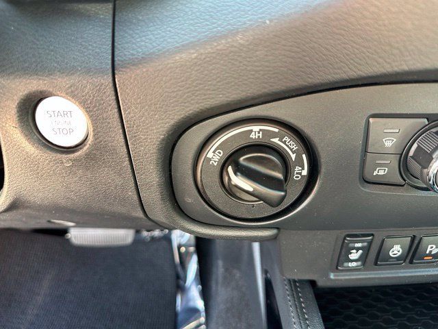 Used 2022 Nissan Frontier PRO-4X w/ Pro-4X Premium Package AWD/4WD image 24
