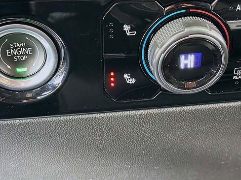 Used 2023 Chevrolet Silverado 1500 LT image 34