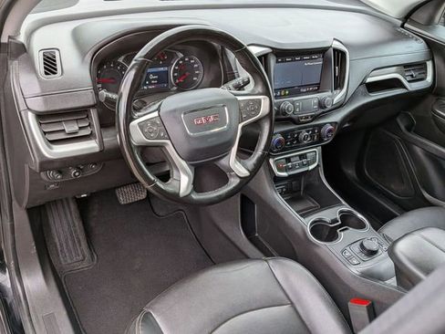Used 2024 GMC Terrain SLT image 11