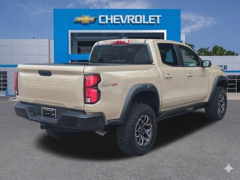 Used 2024 Chevrolet Colorado ZR2 w/ Technology Package AWD/4WD image 6