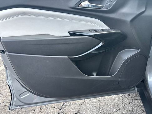 Used 2025 Chevrolet Trax LT image 24