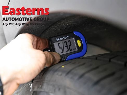 Used 2024 Volkswagen ID.4 2WD image 24