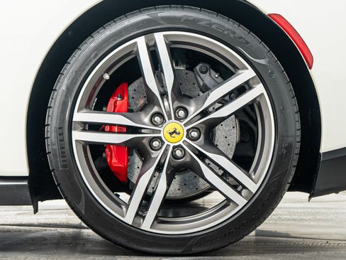 Used 2019 Ferrari Portofino RWD image 11