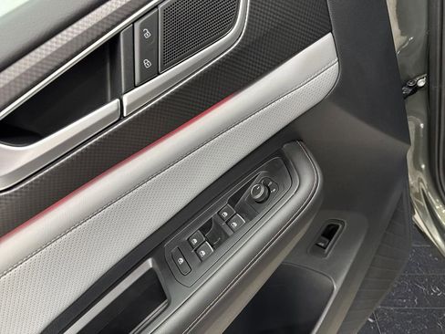 Used 2024 Volkswagen Atlas Peak Edition SEL image 29