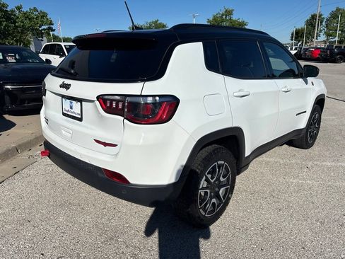 Used 2025 Jeep Compass Trailhawk AWD/4WD image 25