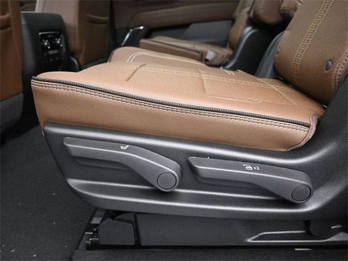 New 2026 Chevrolet Suburban High Country image 35