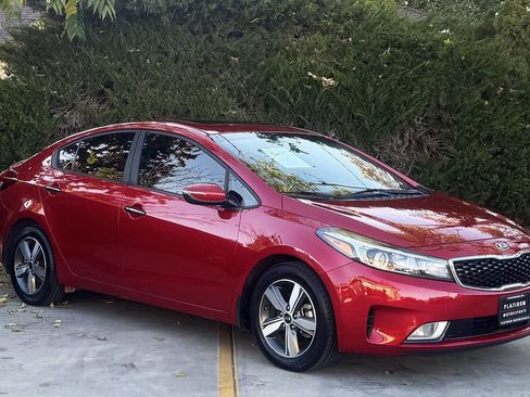 Used 2018 Kia Forte S w/ S Technology Plus Package image 3