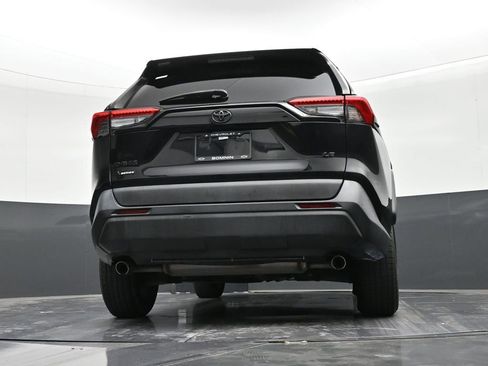 Used 2021 Toyota RAV4 LE image 23