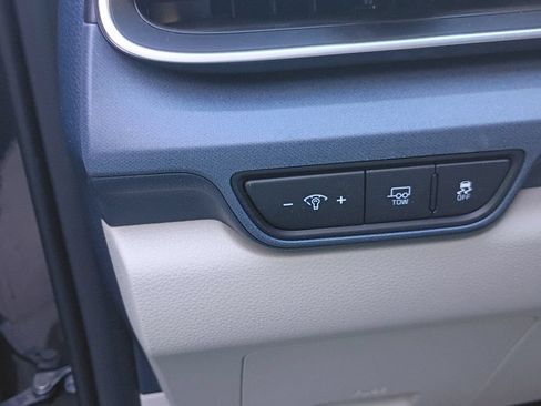 Certified 2025 Kia Carnival EX FWD image 15