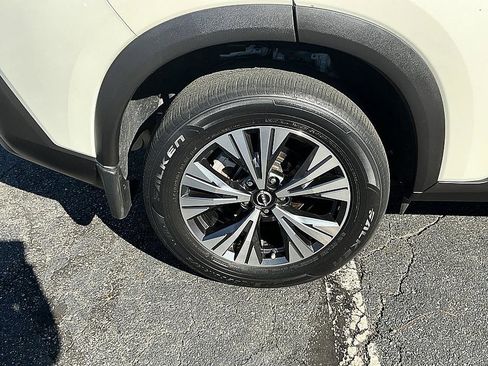 Certified 2023 Nissan Rogue SV image 9