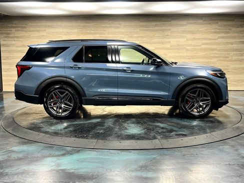 Used 2025 Ford Explorer ST w/ Sun And Sound Package AWD/4WD image 23