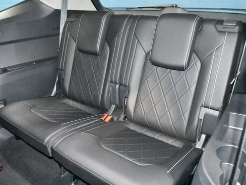 Certified 2025 Volkswagen Atlas SEL Premium R-Line image 18