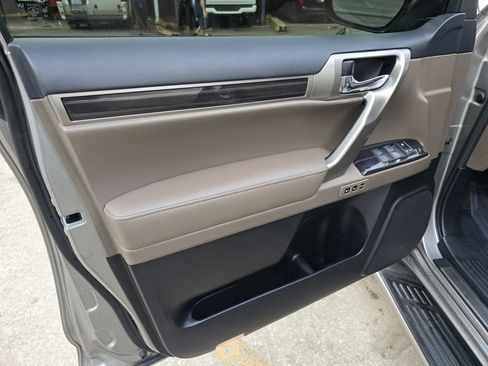 Used 2020 Lexus GX 460 Premium image 14