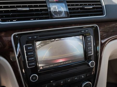 Used 2013 Volkswagen Passat 2.5 SEL Premium FWD image 32