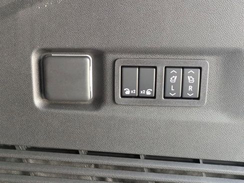 New 2026 GMC Yukon XL AT4 Ultimate w/ LPO, Illumination Package AWD/4WD image 13