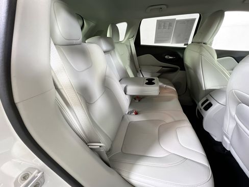 Used 2022 Jeep Cherokee Latitude Lux image 25