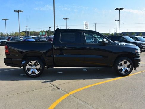 New 2026 RAM 1500 Express AWD/4WD image 4