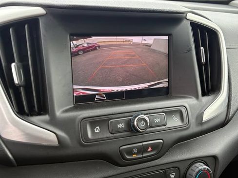 Used 2024 GMC Terrain SLE FWD image 21
